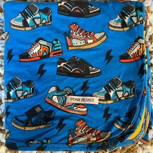 Posh Peanut Bolt Print Patoo.